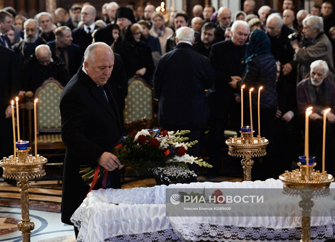 Отпевание писателя Валентина Распутина в храме Христа Спасителя