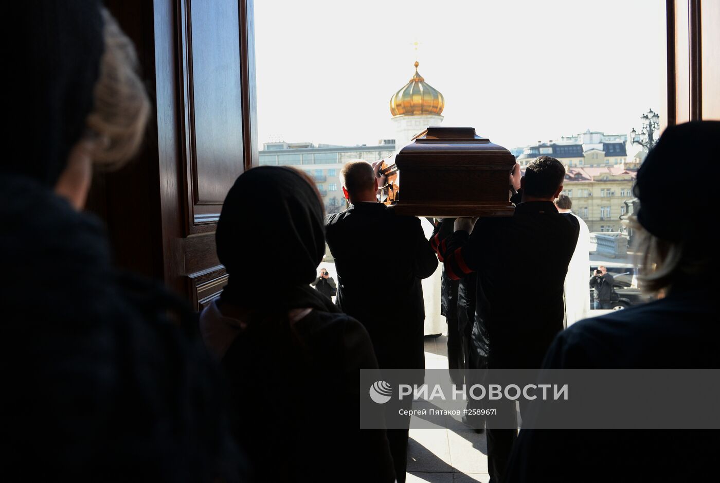 Отпевание писателя Валентина Распутина в храме Христа Спасителя