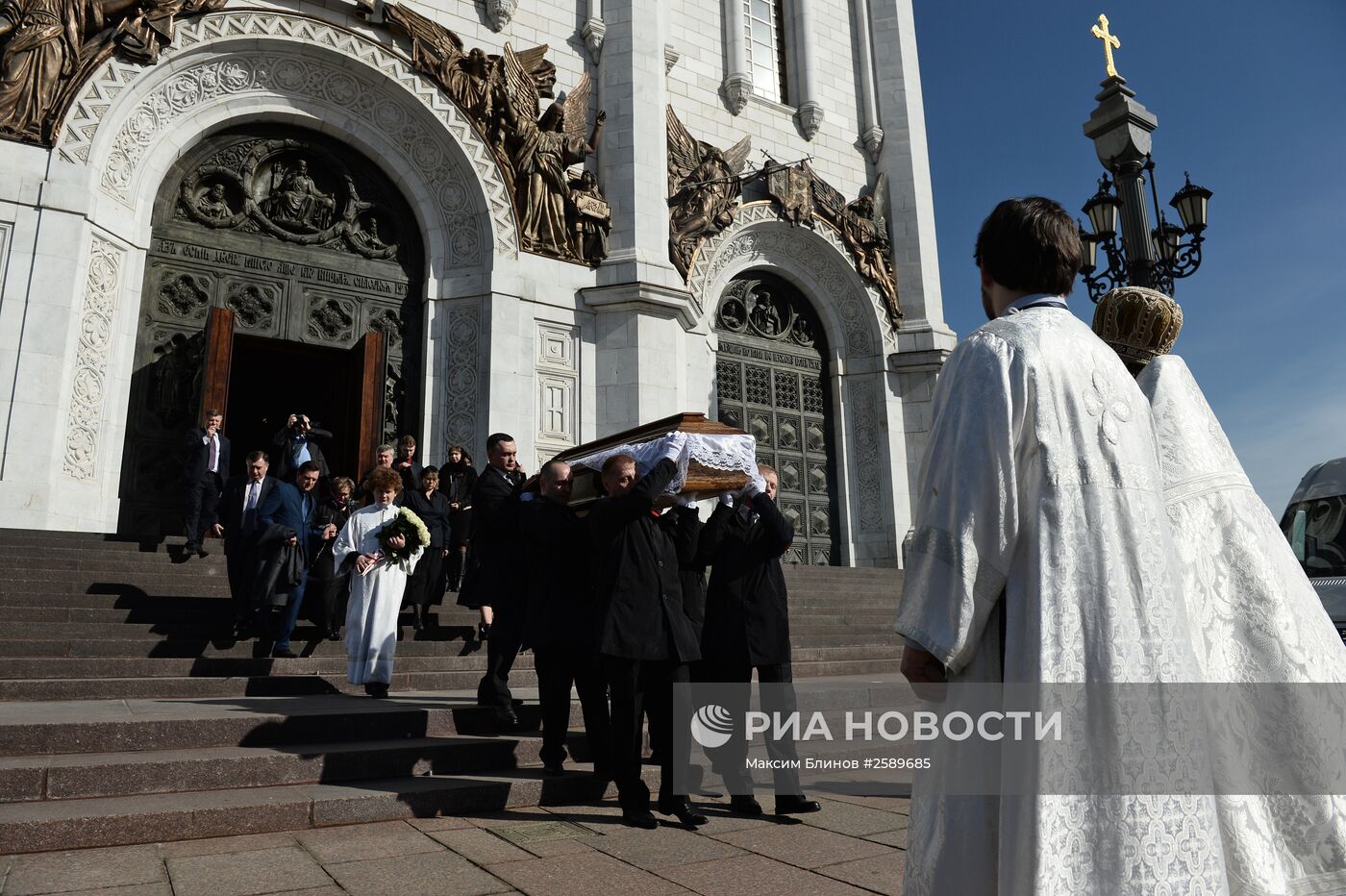 Отпевание писателя Валентина Распутина в храме Христа Спасителя