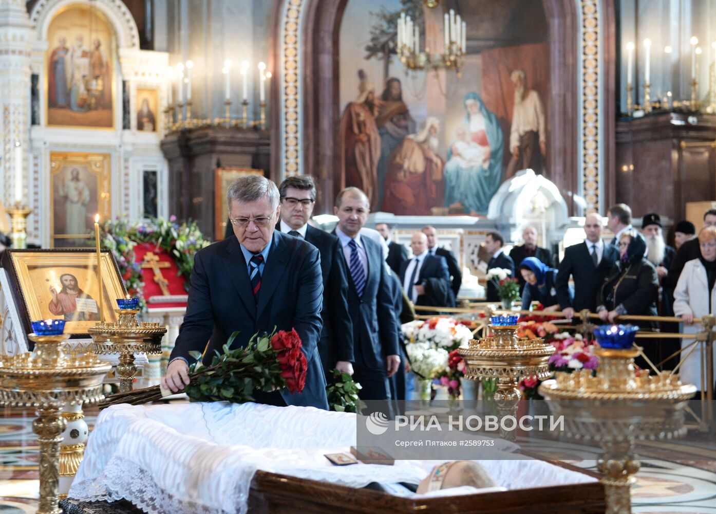 Отпевание писателя Валентина Распутина в храме Христа Спасителя