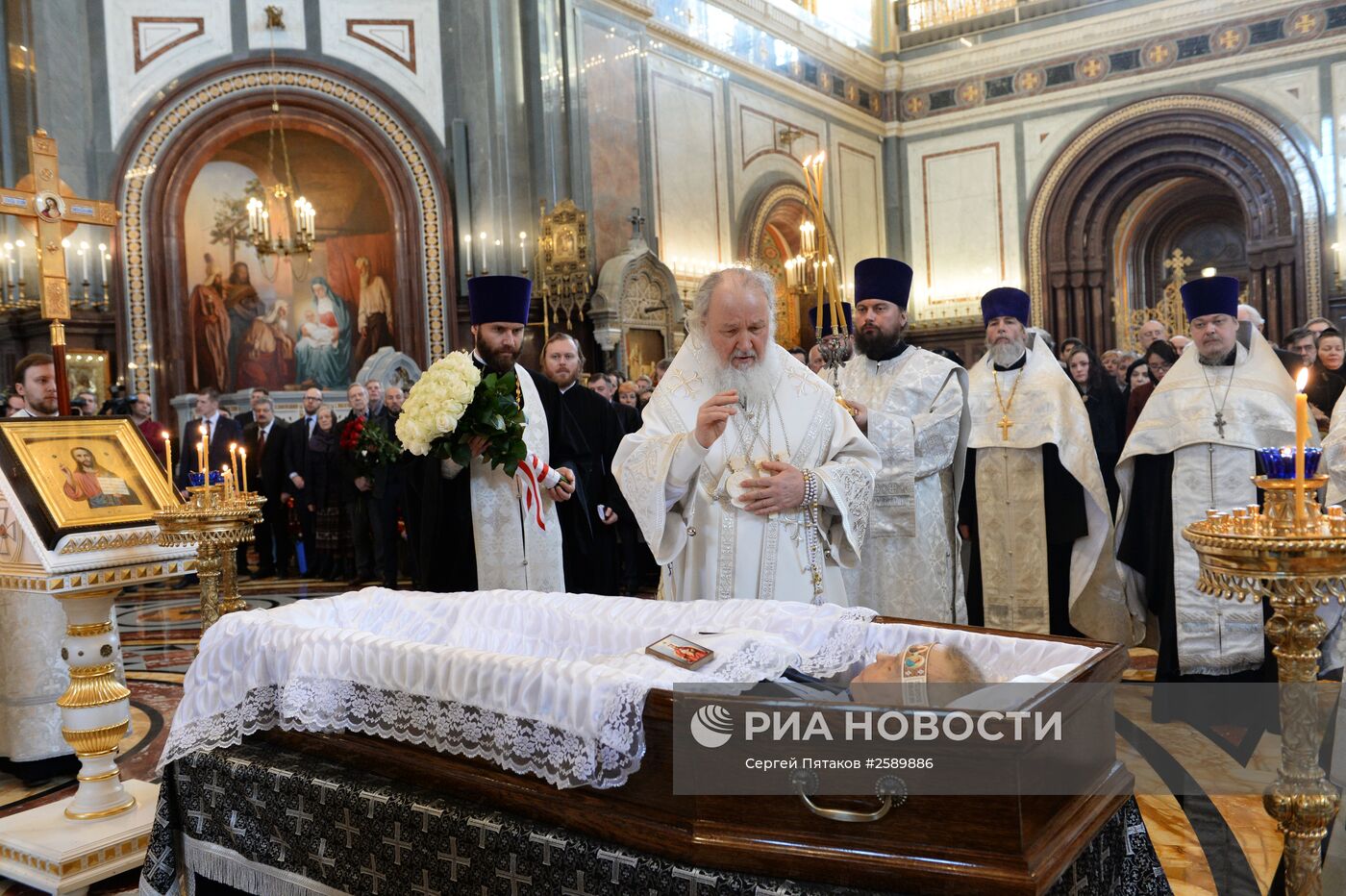 Отпевание писателя Валентина Распутина в храме Христа Спасителя