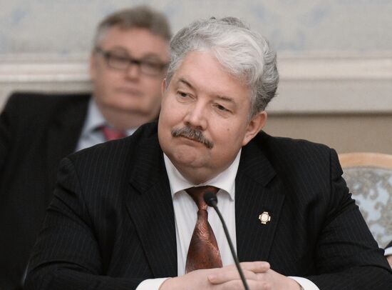 Круглый стол, посвященный первой годовщине воссоединения Крыма с Россией