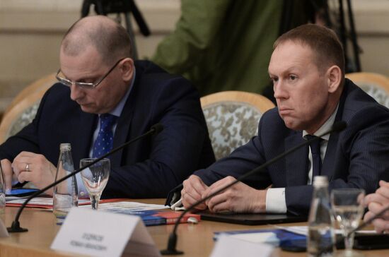 Круглый стол, посвященный первой годовщине воссоединения Крыма с Россией