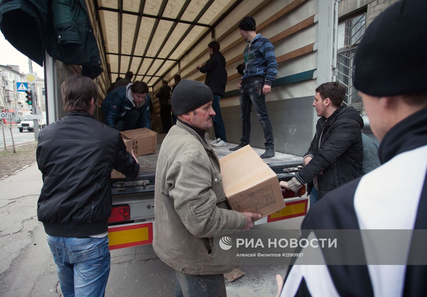 19-й конвой с российской гуманитарной помощью прибыл в Донецк