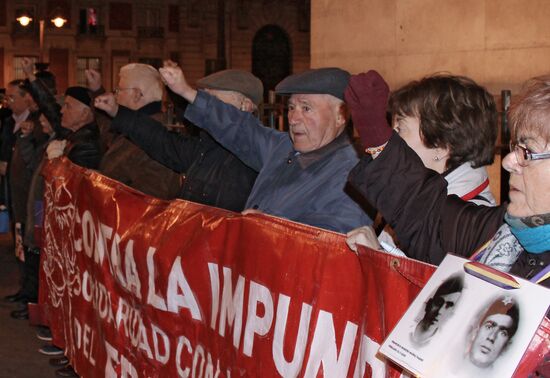 Протест движения "Платформа против безнаказанности франкизма" в Мадриде