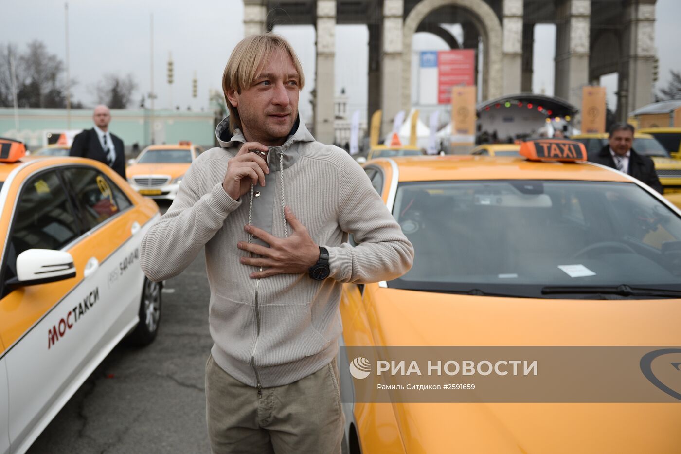 Благотворительная акция в рамках праздника "День московского такси"