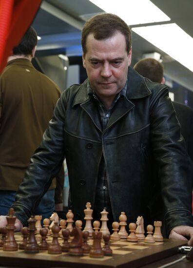 Премьер-министр РФ Д.Медведев посетил чемпионат мира по шахматам среди женщин в Сочи