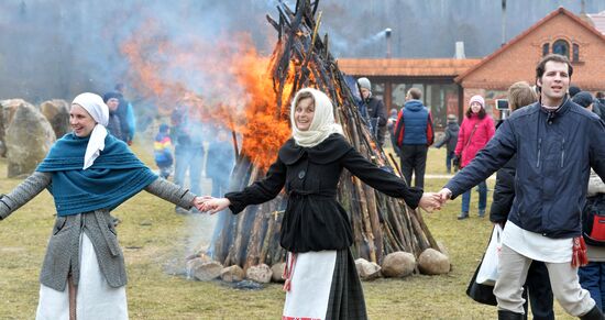 Белорусский народный праздник "Зазывание весны"