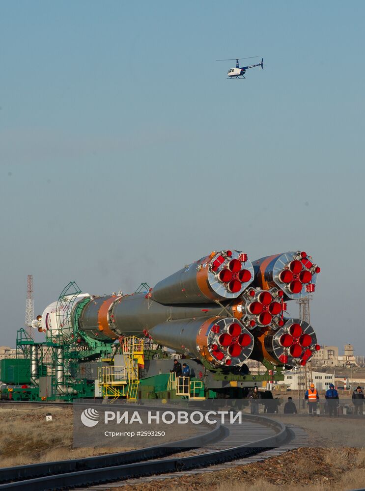 Вывоз на старт ракеты "Союз-ФГ" с ТПК "Союз ТМА-16М"