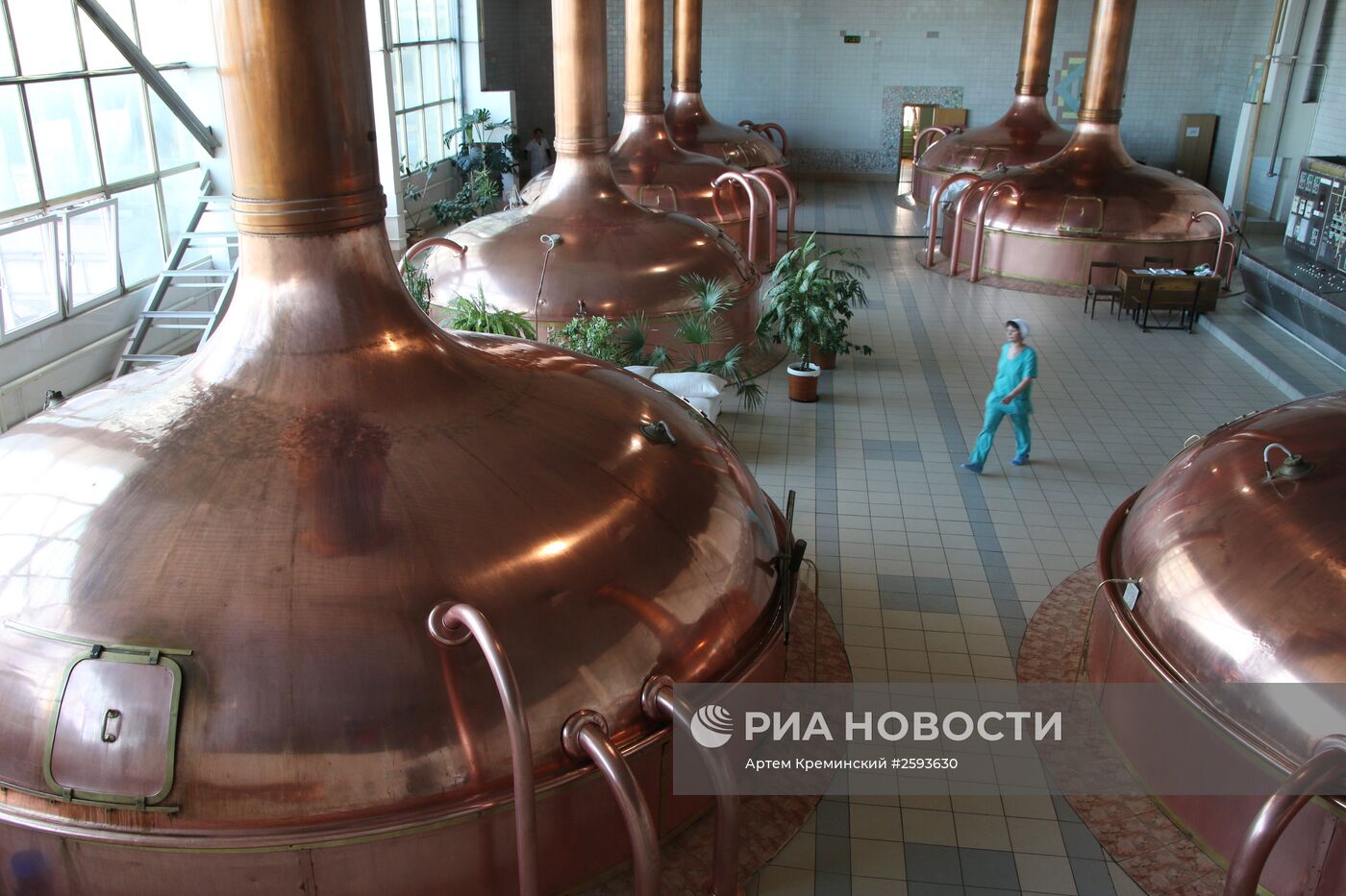 Производство пива на комбинате "Крым" в Симферополе