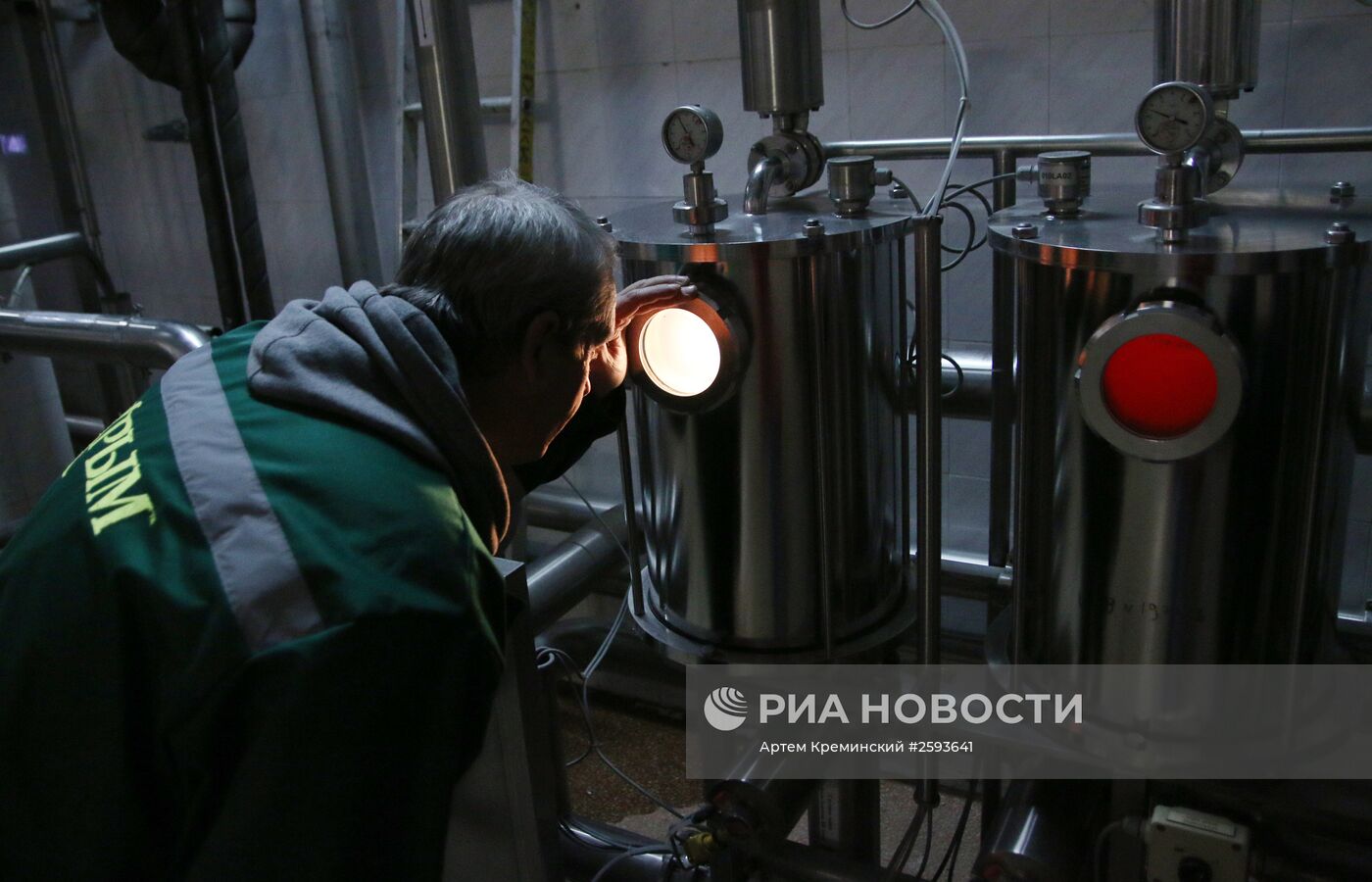 Производство пива на комбинате "Крым" в Симферополе