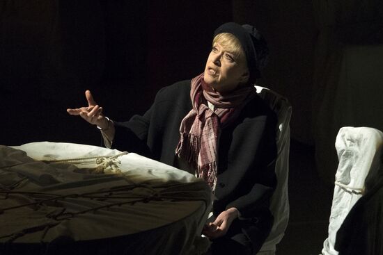 Спектакль "Алиса" БДТ имени Г.А.Товстоногова в Москве