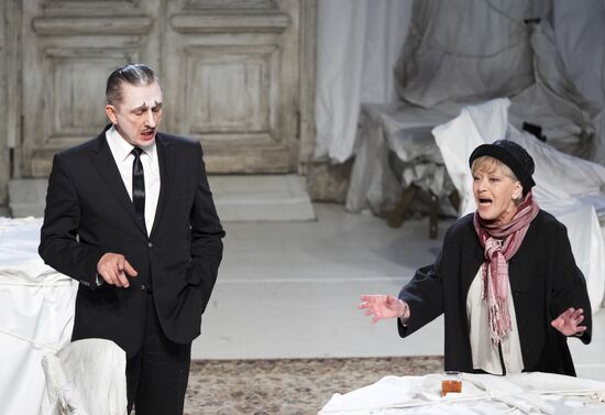 Спектакль "Алиса" БДТ имени Г.А.Товстоногова в Москве