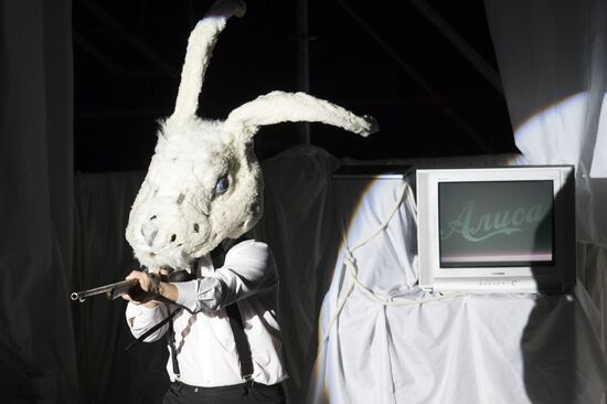 Спектакль "Алиса" БДТ имени Г.А.Товстоногова в Москве