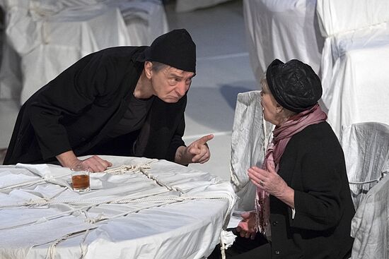 Спектакль "Алиса" БДТ имени Г.А.Товстоногова в Москве