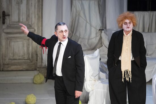 Спектакль "Алиса" БДТ имени Г.А.Товстоногова в Москве