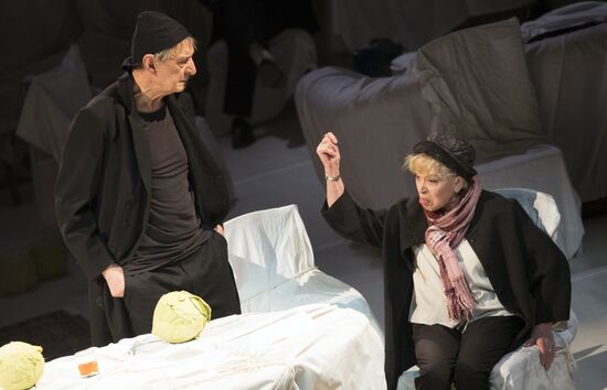 Спектакль "Алиса" БДТ имени Г.А.Товстоногова в Москве