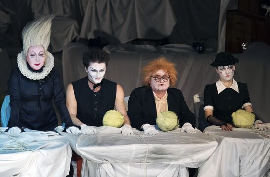 Спектакль "Алиса" БДТ имени Г.А.Товстоногова в Москве