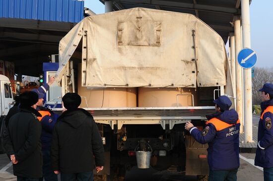 Гуманитарный конвой для населения Донбасса на КПП "Матвеев Курган"