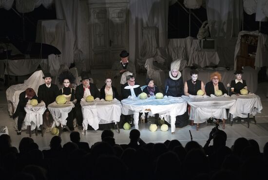 Спектакль "Алиса" БДТ имени Г.А.Товстоногова в Москве