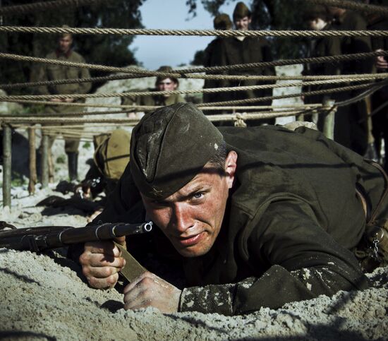 Кадры из фильма "Битва за Севастополь" режиссера Сергея Мокрицкого