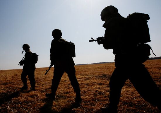 Учения воздушно-десантного соединения в Приморском крае