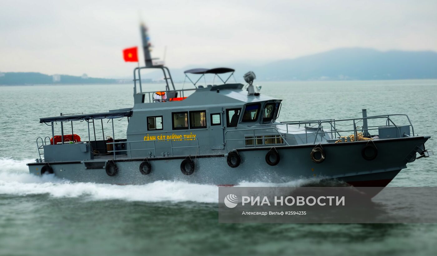 Бухта Халонг во Вьетнаме