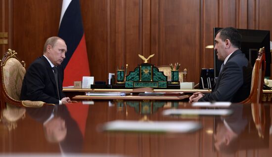 Президент России В.Путин провел встречу с главой Ингушетии Ю.-Б. Евкуровым