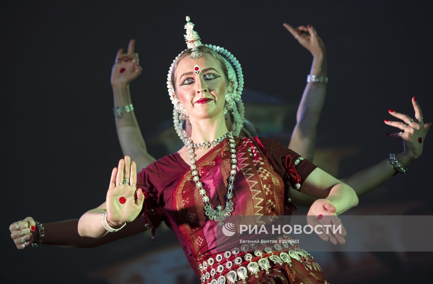 Всероссийский конкурс индийского танца "Холи Мела-2015"
