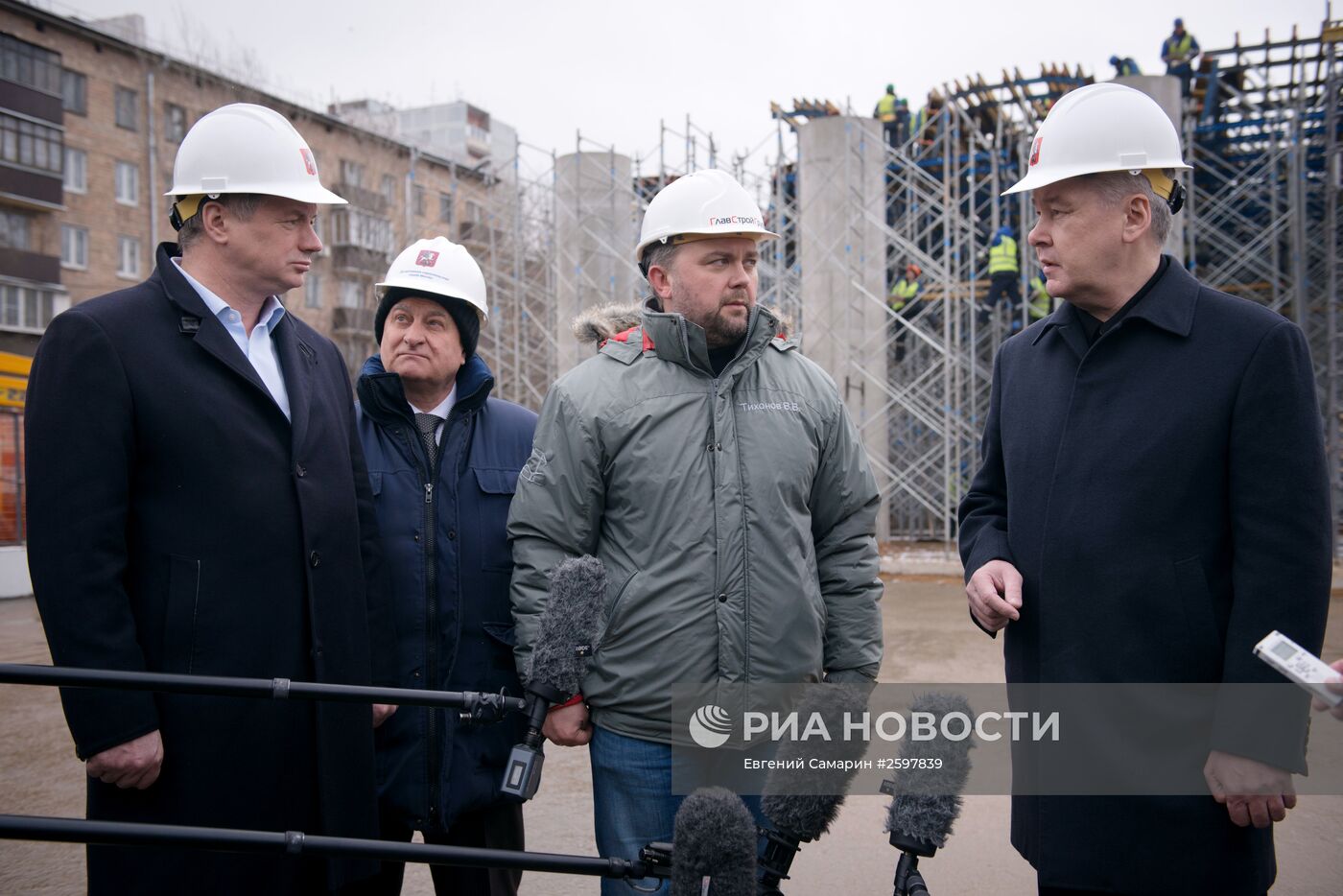 С.Собянин осмотрел ход строительства эстакады на Волоколамском шоссе