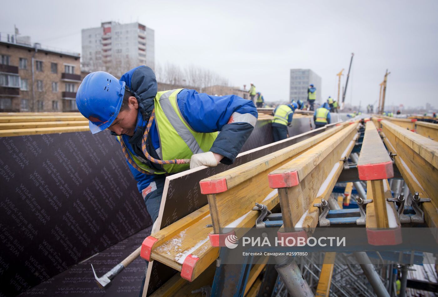 С.Собянин осмотрел ход строительства эстакады на Волоколамском шоссе