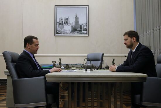 Премьер-министр РФ Д.Медведев проводит встречу с главой Федерального агентства по делам национальностей И.Бариновым
