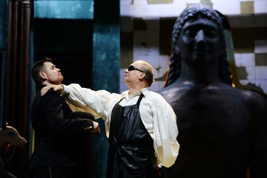 Прогон оперы А.Маноцкова "Титий Безупречный" в постановке режиссера В.Мирзоева