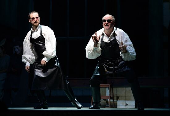 Прогон оперы А.Маноцкова "Титий Безупречный" в постановке режиссера В.Мирзоева