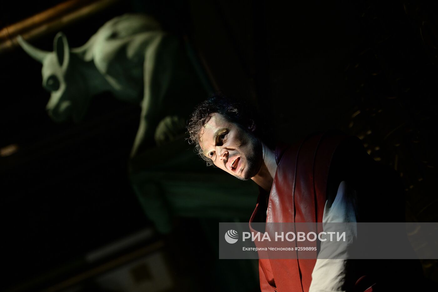 Прогон оперы А.Маноцкова "Титий Безупречный" в постановке режиссера В.Мирзоева