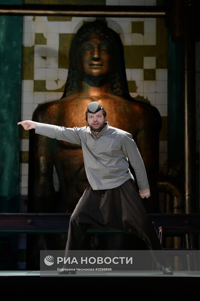 Прогон оперы А.Маноцкова "Титий Безупречный" в постановке режиссера В.Мирзоева