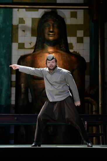 Прогон оперы А.Маноцкова "Титий Безупречный" в постановке режиссера В.Мирзоева