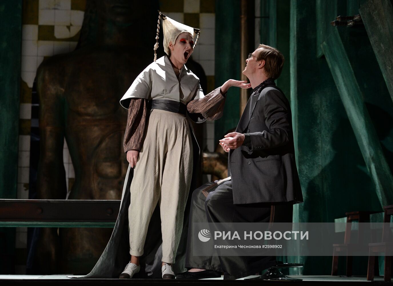 Прогон оперы А.Маноцкова "Титий Безупречный" в постановке режиссера В.Мирзоева