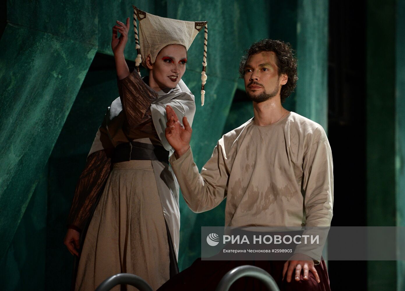 Прогон оперы А.Маноцкова "Титий Безупречный" в постановке режиссера В.Мирзоева