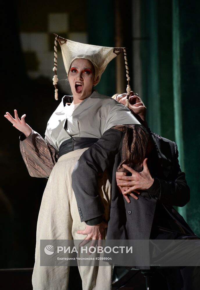 Прогон оперы А.Маноцкова "Титий Безупречный" в постановке режиссера В.Мирзоева