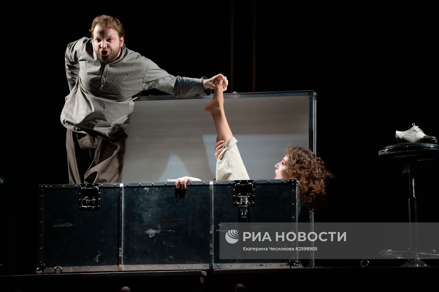 Прогон оперы А.Маноцкова "Титий Безупречный" в постановке режиссера В.Мирзоева