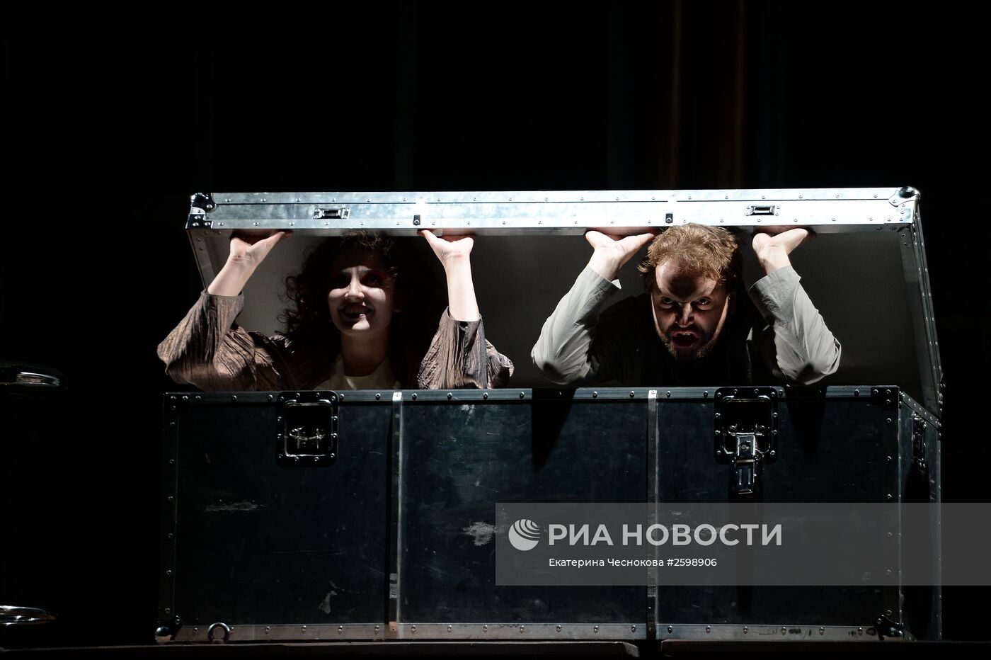 Прогон оперы А.Маноцкова "Титий Безупречный" в постановке режиссера В.Мирзоева