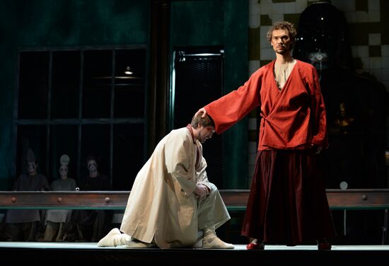 Прогон оперы А.Маноцкова "Титий Безупречный" в постановке режиссера В.Мирзоева