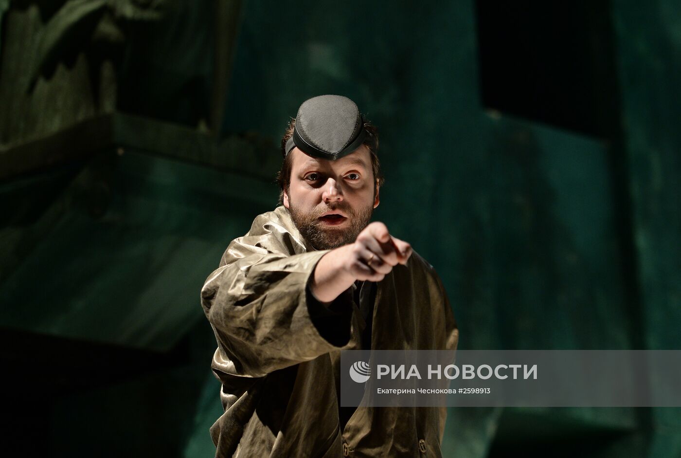 Прогон оперы А.Маноцкова "Титий Безупречный" в постановке режиссера В.Мирзоева