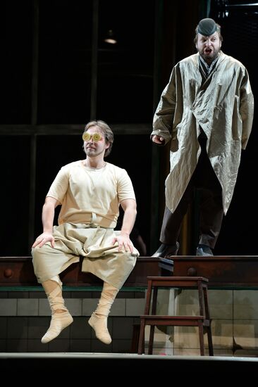 Прогон оперы А.Маноцкова "Титий Безупречный" в постановке режиссера В.Мирзоева