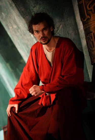 Прогон оперы А.Маноцкова "Титий Безупречный" в постановке режиссера В.Мирзоева