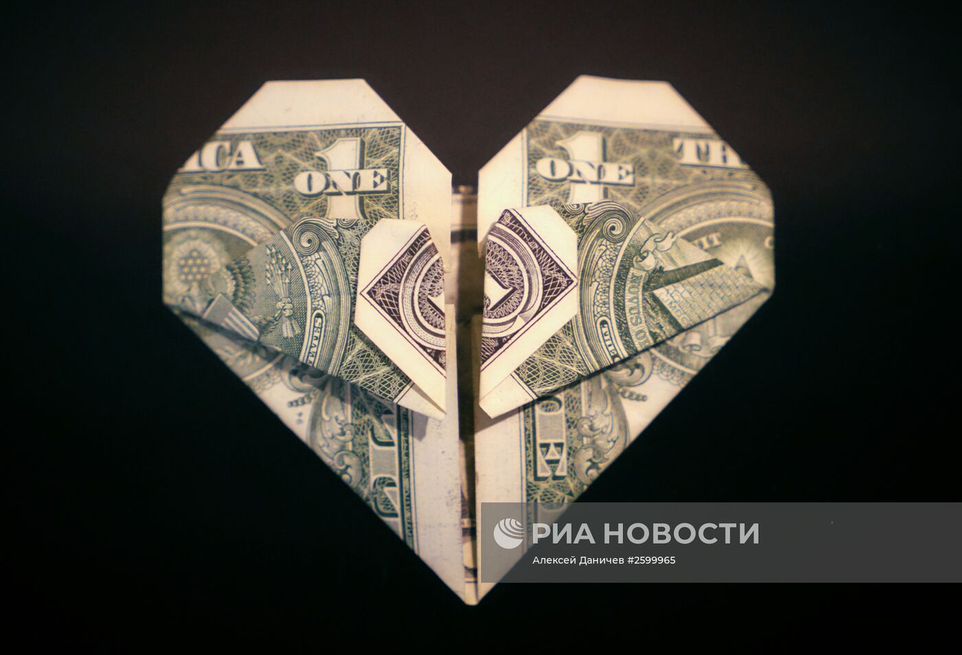 Выставка "Оригами на 100 долларов" в Санкт-Петербурге