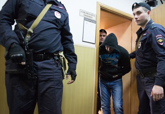 Рассмотрение ходатайства следствия об аресте фигурантов дела об убийстве Б.Немцова