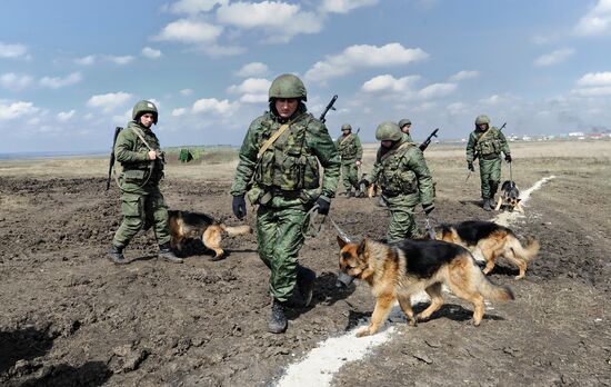 Учения Внутренних войск МВД на Кадамовском полигоне в Ростовской области