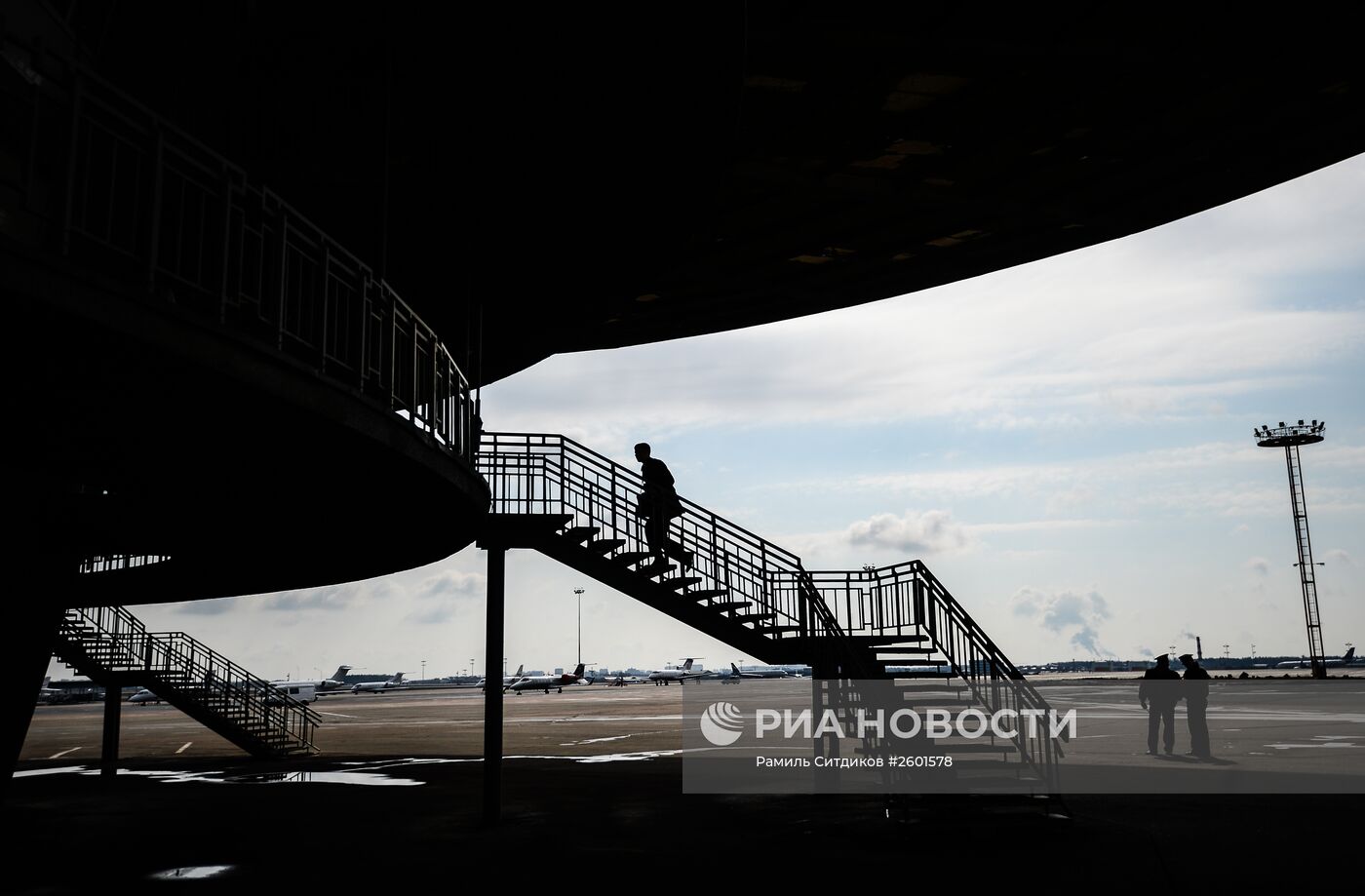 Подготовка к сносу терминала "B" московского аэропорта "Шереметьево"